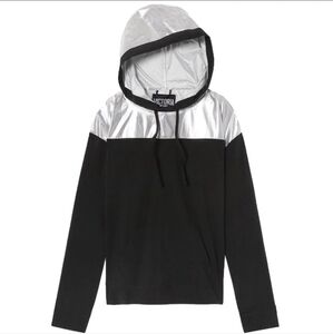 Victoria Sport Black and Reflective Anorak Pullover